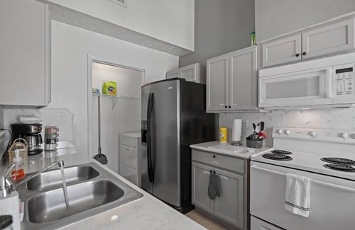 Spring Casa | Cozy 2 Bed 1 Bath Home near IAH