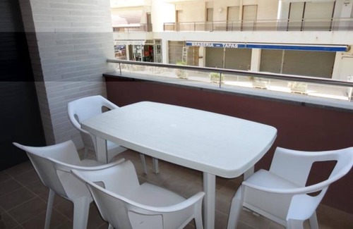 Torredembarra Apartamento | Apartamento de 2 habitaciones con piscina y parking a 150m de la playa en Torredembarra