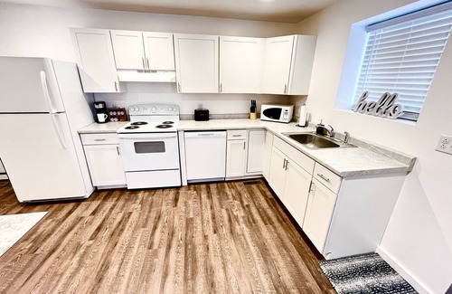 Fords Branch Apartamento | Cozy 2 Bed Apartment - Free Wi-Fi & Parking