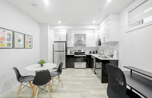 Southwest Calgary Apartamento | Cozy 2 bed Basement in SW Calgary Close to Banff, Spruce Meadows