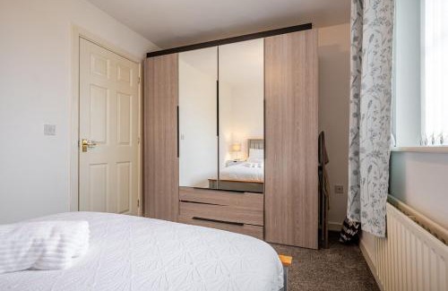 Birch Casa | Cozy 2-Bed Home in Middleton