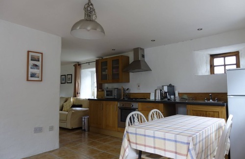 Hugginstown Cabaña | Casa de piedra bellamente restaurada y amueblada