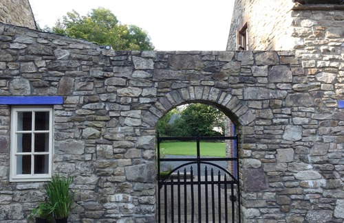 Hugginstown Cabaña | Casa de piedra bellamente restaurada y amueblada