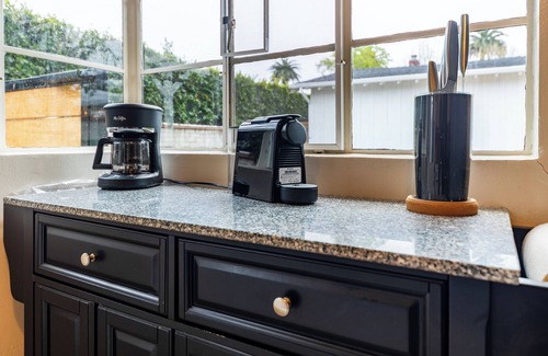 Mar Vista Casa | Cozy 2 Bed Mid Century Modern Pet Friendly Cottage in Mar Vista with Fenced Yard