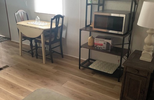 Wright Casa | Cozy 2-bedroom mobile home with AC and WiFi in wonderful Fort Walton Beach