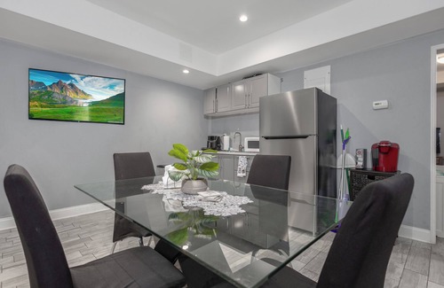 Buford Apartamento | Cozy 2-Bedroom, 1-Bath Private Basement with Kitchenette