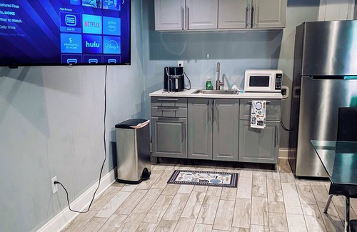 Buford Apartamento | Cozy 2-Bedroom, 1-Bath Private Basement with Kitchenette