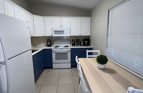 Bradenton Apartamento | Cozy 2 bedroom/1 bath short drive to Anna Maria Island