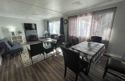 Bodfish Casa | Cozy 2-bedroom 2-bath fully remodeled with great backyard with a view!