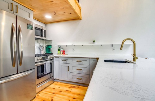 Perkinsville Chalet De Esquí | Cozy 2-bedroom A-Frame close to skiing, fishing & hiking!