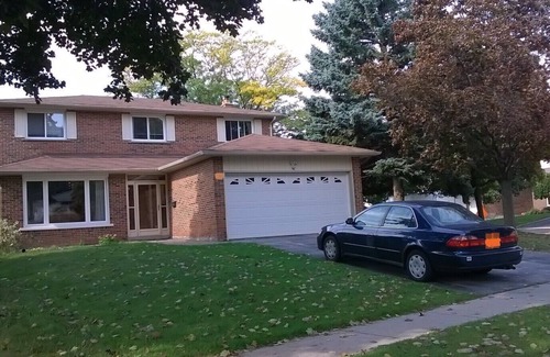 Bridlewood Casa | Cozy 2 Bedroom and A Study Big Bright Basement Unit