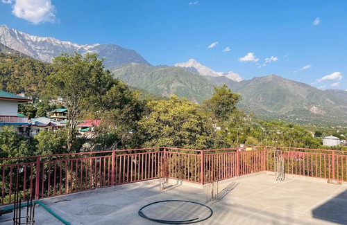 Dharamshala Apartamento | Cozy 2-bedroom apartment in peaceful Dharamshala with WiFi, AC