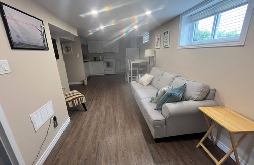 Brantford Casa | Cozy 2-bedroom apartment in peaceful location with comfy beds and fast Wi-Fi