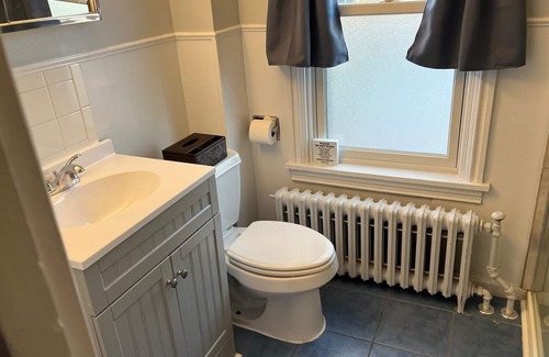 Carlisle Apartamento | Cozy 2-bedroom apartment, 5 minute walk from colleges, restaurants and shopping