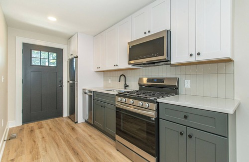 Manville Apartamento | Cozy 2-bedroom apartment 9 mins from RWJ hospital and Somerville with central AC