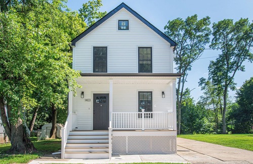 Manville Apartamento | Cozy 2-bedroom apartment 9 mins from RWJ hospital and Somerville with central AC