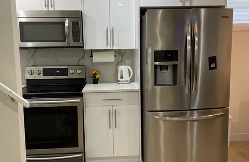 Cranston Apartamento | Cozy 2 bedroom apartment in SE Calgary. Close to YMCA and hospital