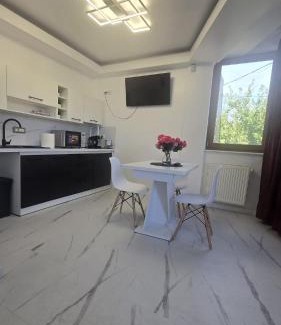 Sector 1 Apartamento | Cozy 2-Bedroom Apartment with Private Balcony- SELF CHECK-IN