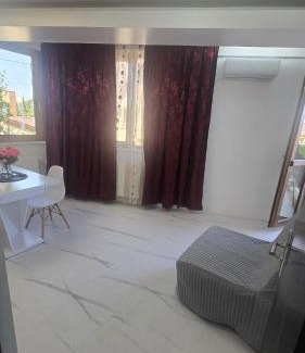 Sector 1 Apartamento | Cozy 2-Bedroom Apartment with Private Balcony- SELF CHECK-IN