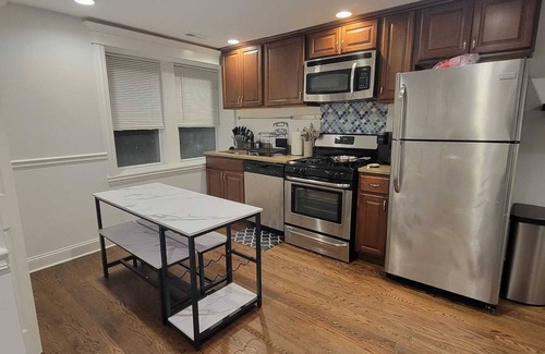 Pulaski Park Apartamento | Cozy 2-bedroom apartment in welcoming Chicago in the Wicker Park area