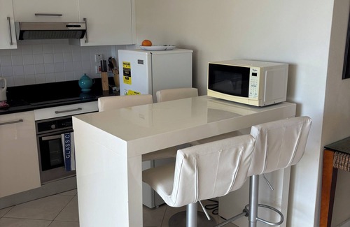 Weston Apartamento | Cozy 2-bedroom apartment with AC, 5 min walk from beach