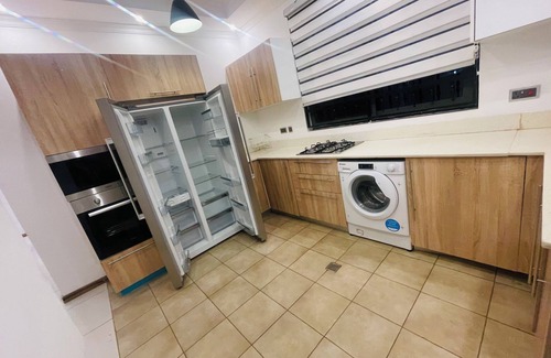 Kokomlemle Apartamento | Cozy 2-bedroom apartment with WiFi, fitness room in fabulous Accra
