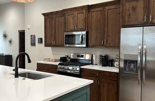 Aubrey Apartamento | Cozy 2-bedroom apartment in Aubrey with WiFi, AC