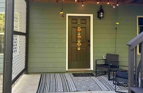 Newnan Apartamento | Cozy 2 bedroom apartment conveniently located in Newnan