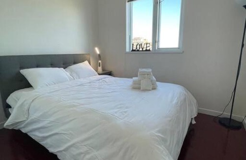 Richmond City Centre Apartamento | Cozy 2-bedroom Apt in Richmond