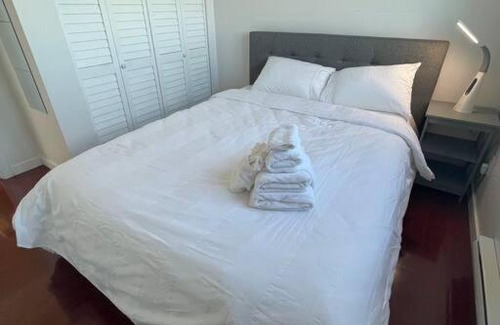 Richmond City Centre Apartamento | Cozy 2-bedroom Apt in Richmond
