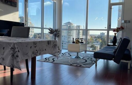 Richmond City Centre Apartamento | Cozy 2-bedroom Apt in Richmond