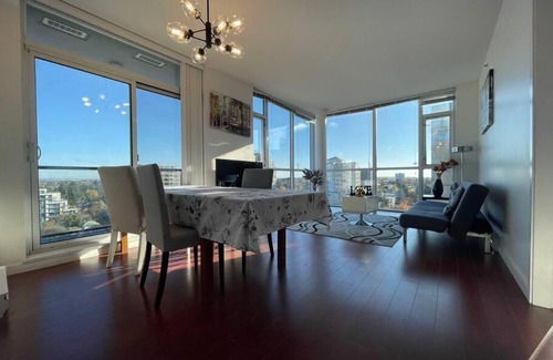Richmond City Centre Apartamento | Cozy 2-bedroom Apt in Richmond