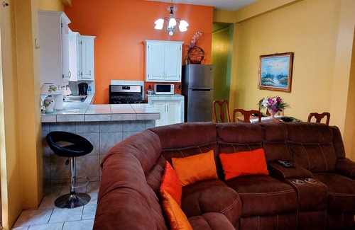 Arouca Apartamento | Cozy 2 Bedroom Apt near Airport, Malls, Golfing, Mountains