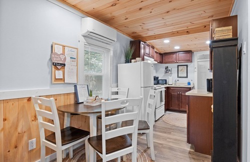Villas Casa | Cozy 2-bedroom bungalow located within 15 minutes to Wildwoods & Cape May!