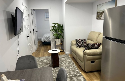 Regina Apartamento | Cozy 2 Bedroom Basement