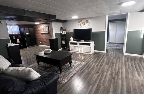 Chadron Apartamento | Cozy 2-Bedroom Basement Apartment. Pet Friendly!