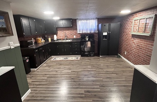 Chadron Apartamento | Cozy 2-Bedroom Basement Apartment. Pet Friendly!