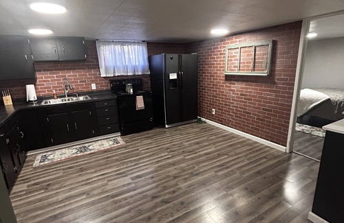 Chadron Apartamento | Cozy 2-Bedroom Basement Apartment. Pet Friendly!