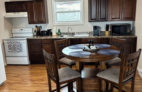 Twillingate Casa | Cozy 2 bedroom bungalow overlooking scenic Twillingate harbour