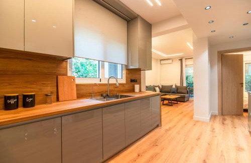 Palaio Faliro Apartamento | Cozy 2-Bedroom by Flisvos Marina