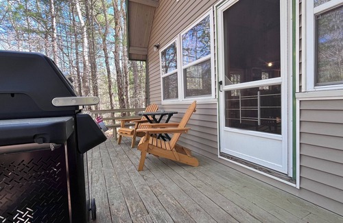 Hall Quarry Cabina | Cozy 2-bedroom cabin, with woodstove, near ACADIA's best Hikes, Lakes, and SWHbr