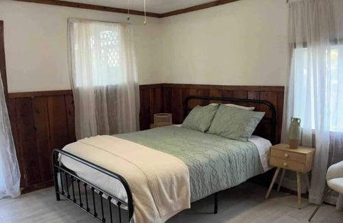 Lyonsville Cabina | Cozy 2-bedroom cabin in enchanting Paynes Creek