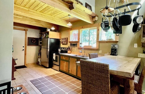 Leavenworth Cabina | Cozy 2-bedroom cabin in beautiful Leavenworth on 35 acres!