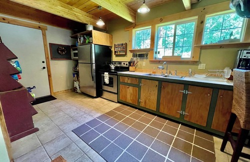 Leavenworth Cabina | Cozy 2-bedroom cabin in beautiful Leavenworth on 35 acres!