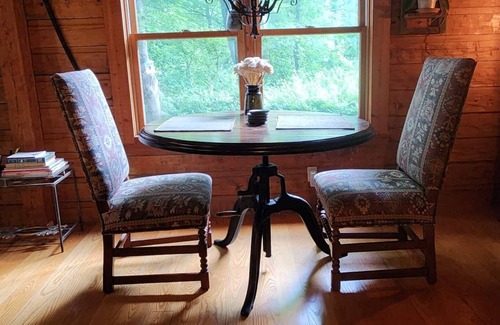 New Concord Cabina | Cozy 2-bedroom cabin within National Park with stunning lake view!
