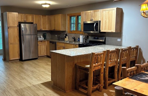 Oglesby Cabina | Cozy 2-bedroom cabin steps away from starved rock state park