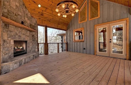 Ellijay Cabina | Cozy 2-bedroom cabin in charming Ellijay