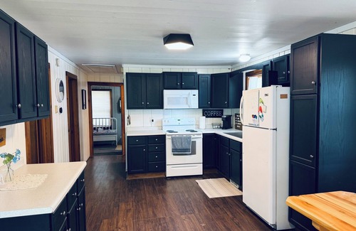 Northwoods Beach Cabina | Cozy 2-bedroom cabin in the beautiful Northwoods on Lac Courte Orielles Lake!