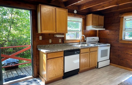 West Dover Cabina | Cozy 2-bedroom cabin near Mount Snow 3 min drive