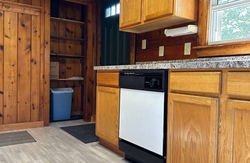 West Dover Cabina | Cozy 2-bedroom cabin near Mount Snow 3 min drive